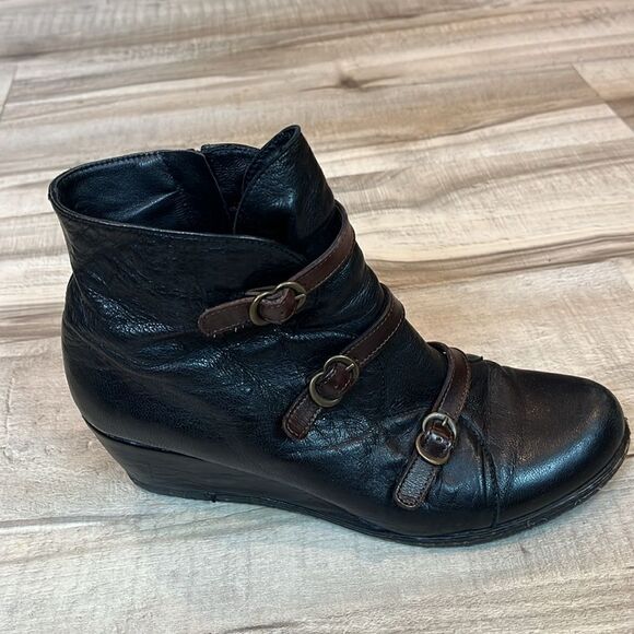 Eric Michael wedge soft leather buckle ankle boots size 40 / US 9.5-10 - Picture 4 of 9